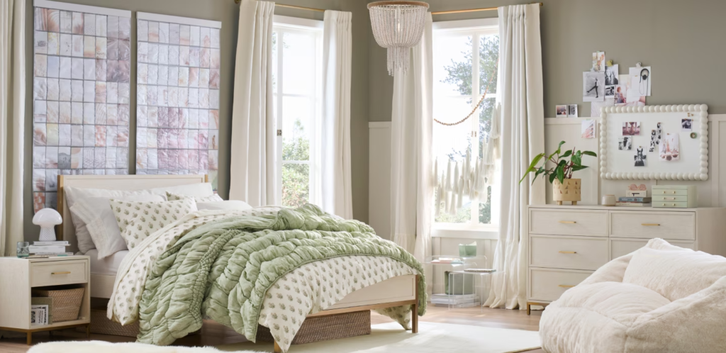 Relaxed bohemian bedroom